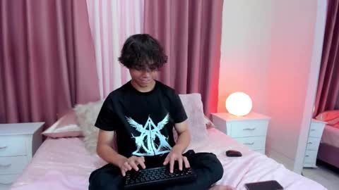 Snapshot of honeymoon_sariel chatting on October 2025 07:37:01 PM honeymoon_sariel online show from October 2025 07:37:01 PM