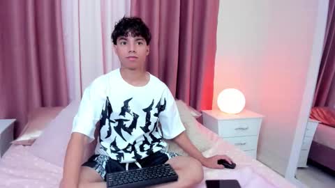 Snapshot of honeymoon_sariel chatting on October 2025 01:00:02 PM honeymoon_sariel online show from October 2025 01:00:02 PM