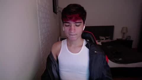 Esteban online show from September 2025 04:58:01 AM