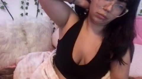 honeyyy89 online show from February 2026 02:02:01 PM