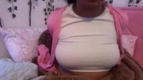 honeyyy89 online show from April 2026 07:01:01 PM