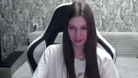 Snapshot of honeyynancyy chatting on January 2025 12:20:01 PM Nancy online show from January 2025 12:20:01 PM