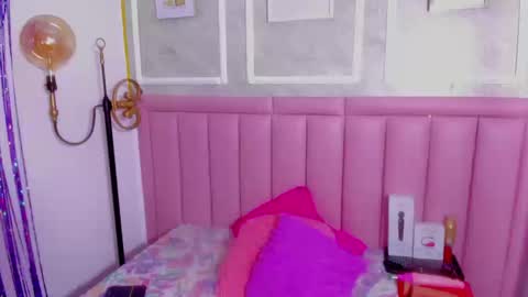 holly online show from March 2026 09:10:02 PM