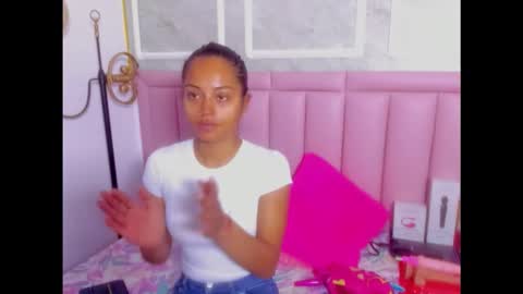 holly online show from March 2026 08:02:02 PM