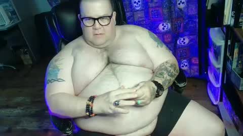 Snapshot of hoosierdaddyxl chatting on September 2025 07:08:02 PM Sir online show from September 2025 07:08:02 PM