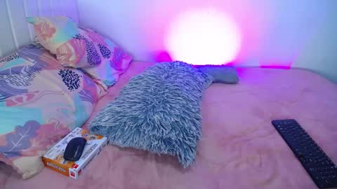 Snapshot of hoot_alicee chatting on March 2026 08:05:01 PM ONLYFANS online show from March 2026 08:05:01 PM