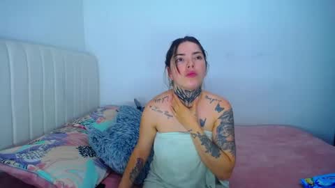 Snapshot of hoot_alicee chatting on April 2026 09:26:02 PM ONLYFANS online show from April 2026 09:26:02 PM