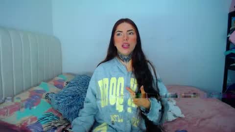 Snapshot of hoot_alicee chatting on April 2026 09:38:01 PM ONLYFANS online show from April 2026 09:38:01 PM