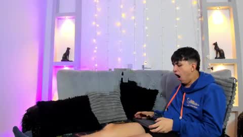 hoot_booys_ online show from April 2026 09:52:01 PM