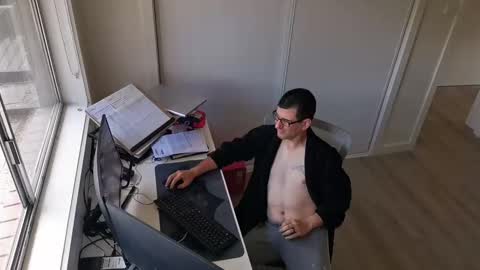 hopefulguy86 online show from December 2025 11:35:02 PM