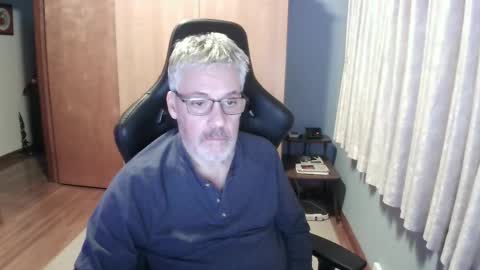 Snapshot of horndoggyx1 chatting on December 2025 10:05:02 PM horndoggy online show from December 2025 10:05:02 PM