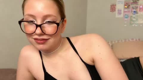 Snapshot of horney_audrey chatting on January 2025 03:52:01 AM Audrey online show from January 2025 03:52:01 AM