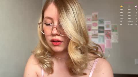 Snapshot of horney_audrey chatting on January 2025 03:41:01 AM Audrey online show from January 2025 03:41:01 AM