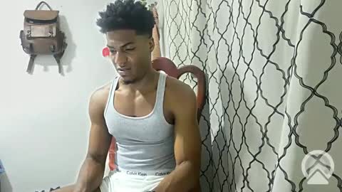 Snapshot of horneyguy2399 chatting on January 2025 01:48:01 AM sugarbaby online show from January 2025 01:48:01 AM