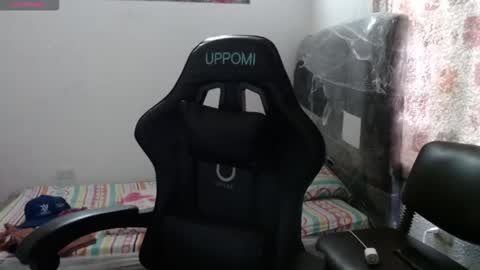 Snapshot of horny_and_daring chatting on March 2026 01:37:01 PM horny and daring online show from March 2026 01:37:01 PM