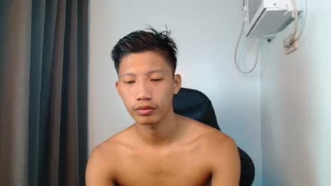 Snapshot of horny_asianmoreno chatting on October 2025 03:39:02 AM ROGER online show from October 2025 03:39:02 AM