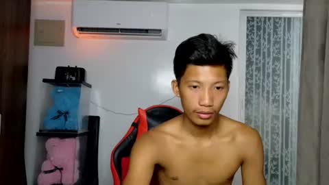 Snapshot of horny_asianmoreno chatting on October 2025 02:19:01 PM ROGER online show from October 2025 02:19:01 PM