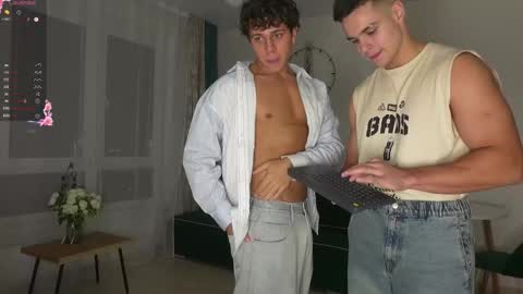 Extaz Athrey Howard online show from December 2025 04:49:02 PM