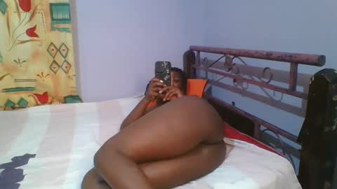 Snapshot of horny_hearts chatting on January 2025 05:02:02 PM phanice online show from January 2025 05:02:02 PM