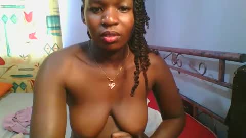 Snapshot of horny_hearts chatting on February 2025 07:40:01 AM phanice online show from February 2025 07:40:01 AM
