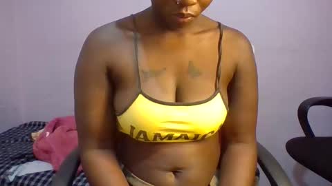 Snapshot of horny_hearts chatting on April 2026 04:11:01 AM phanice online show from April 2026 04:11:01 AM