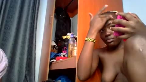 horny_lunah online show from April 2026 07:26:01 PM