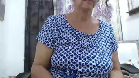 Snapshot of horny_mommy17 chatting on December 2024 07:57:01 PM armina online show from December 2024 07:57:01 PM