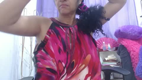 Snapshot of horny_mommy17 chatting on October 2025 12:35:01 PM armina online show from October 2025 12:35:01 PM