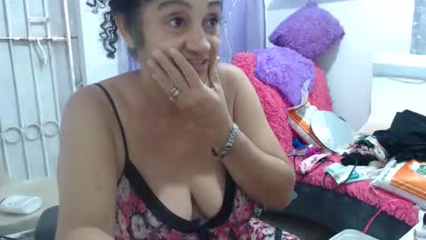 Snapshot of horny_mommy17 chatting on November 2025 04:18:02 PM armina online show from November 2025 04:18:02 PM