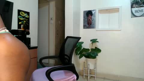 Snapshot of horny_princcess chatting on March 2025 04:02:02 AM horny_princcess online show from March 2025 04:02:02 AM