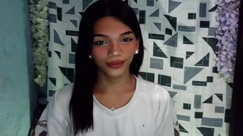 Rhiana online show from April 2026 07:06:01 PM