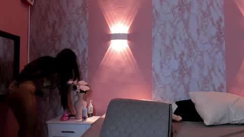 Zaid Nicolle online show from February 2025 10:29:02 PM