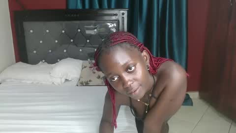 Snapshot of hornybella4 chatting on February 2025 03:57:02 AM Bella online show from February 2025 03:57:02 AM