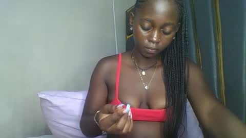 Snapshot of hornybella84 chatting on December 2025 06:03:02 PM Bella online show from December 2025 06:03:02 PM