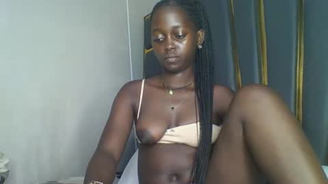 Snapshot of hornybella84 chatting on December 2025 05:31:02 PM Bella online show from December 2025 05:31:02 PM