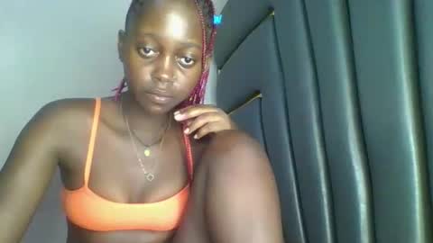 Snapshot of hornybella84 chatting on February 2026 06:42:02 AM Bella online show from February 2026 06:42:02 AM