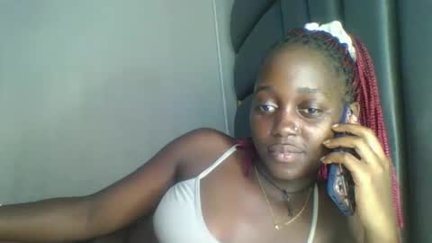 Snapshot of hornybella84 chatting on March 2026 07:47:01 AM Bella online show from March 2026 07:47:01 AM