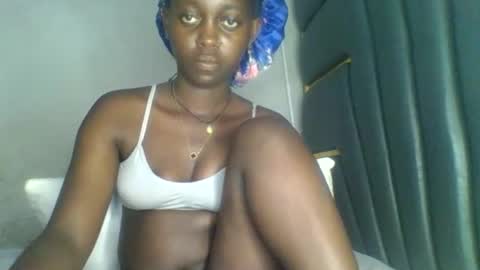 Snapshot of hornybella84 chatting on March 2026 06:50:02 AM Bella online show from March 2026 06:50:02 AM