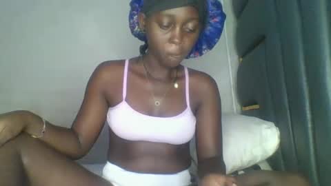 Snapshot of hornybella84 chatting on March 2026 06:03:02 AM Bella online show from March 2026 06:03:02 AM