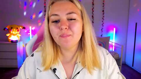 HornyCakee online show from September 2025 09:31:01 AM