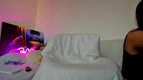 Snapshot of hornyemma_ chatting on January 2025 08:41:01 AM Emma online show from January 2025 08:41:01 AM