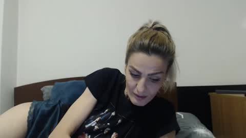 Snapshot of hornygirllx chatting on December 2024 06:15:02 PM AshlineKatte online show from December 2024 06:15:02 PM
