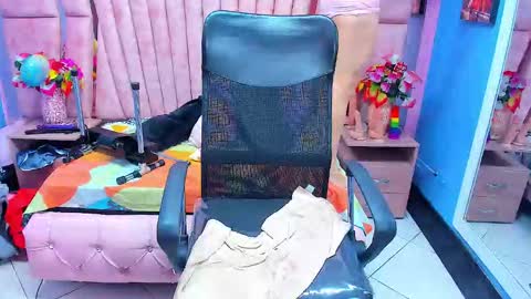 Snapshot of hornyskinny26 chatting on February 2026 05:48:02 AM hornyskinny26 online show from February 2026 05:48:02 AM