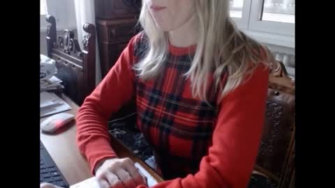 Snapshot of hornyssima chatting on November 2025 03:13:02 PM Hornyssima online show from November 2025 03:13:02 PM