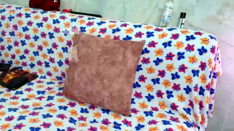 Snapshot of hornytwosomexxx chatting on December 2025 04:06:02 AM hornytwosomexxx online show from December 2025 04:06:02 AM