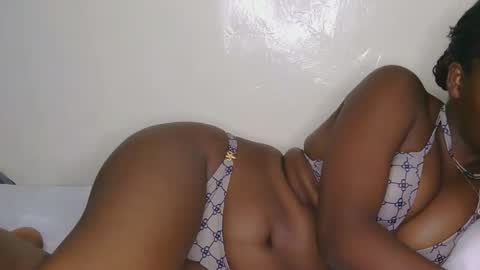 Its Cora online show from April 2026 08:00:02 PM