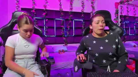 Snapshot of hornyy_mom chatting on October 2025 01:21:01 PM hornyy mom online show from October 2025 01:21:01 PM