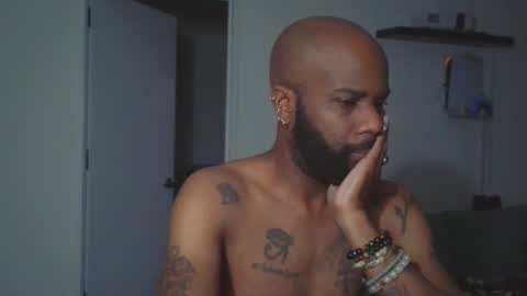 Horus00 online show from November 2025 11:20:02 AM