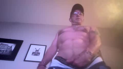 hoss43040 online show from September 2025 12:25:01 AM