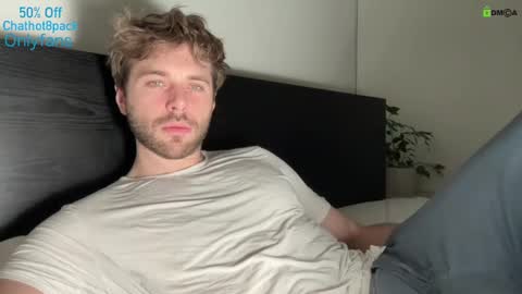 Snapshot of hot8pack01 chatting on January 2025 09:28:01 PM Edward aka Wolf online show from January 2025 09:28:01 PM